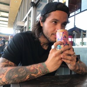 Meet your Posher, Casey